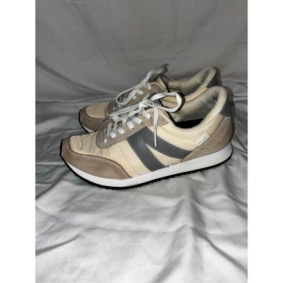 Kizik hands free slip on sneakers - fit like size 7 - Picture 1 of 7
